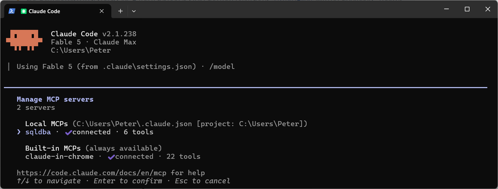 Claude Code /mcp screen listing the sqldba server as connected with 6 tools